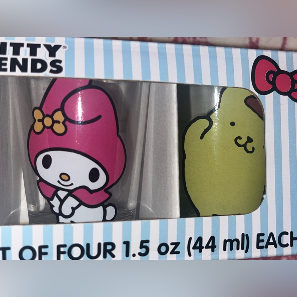 Sanrio Hello Kitty and Friends Glassware Set of 4 NIB NEW NWT - Picture 3 of 8
